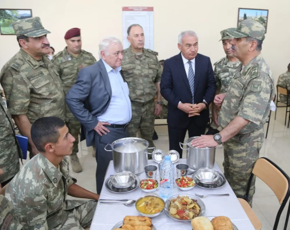 Zakir Həsənov cəbhədə: Aprel şəhidinin ailəsi ilə görüşdü - FOTO - VİDEO