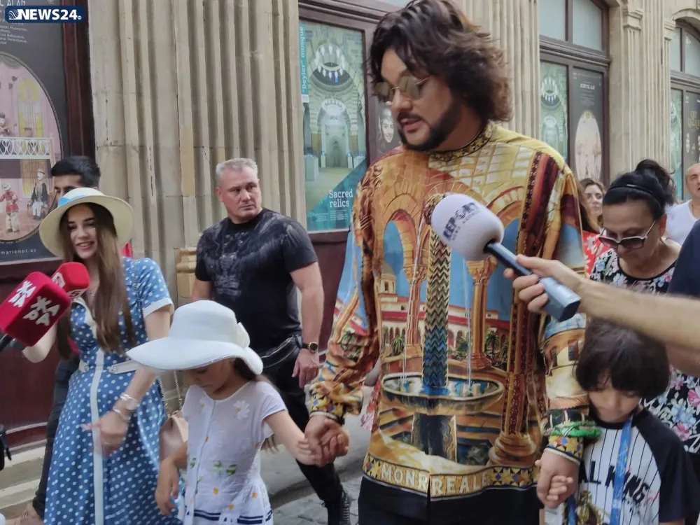 Filipp Kirkorov İÇƏRİŞƏHƏRDƏ - FOTOLAR - VİDEO