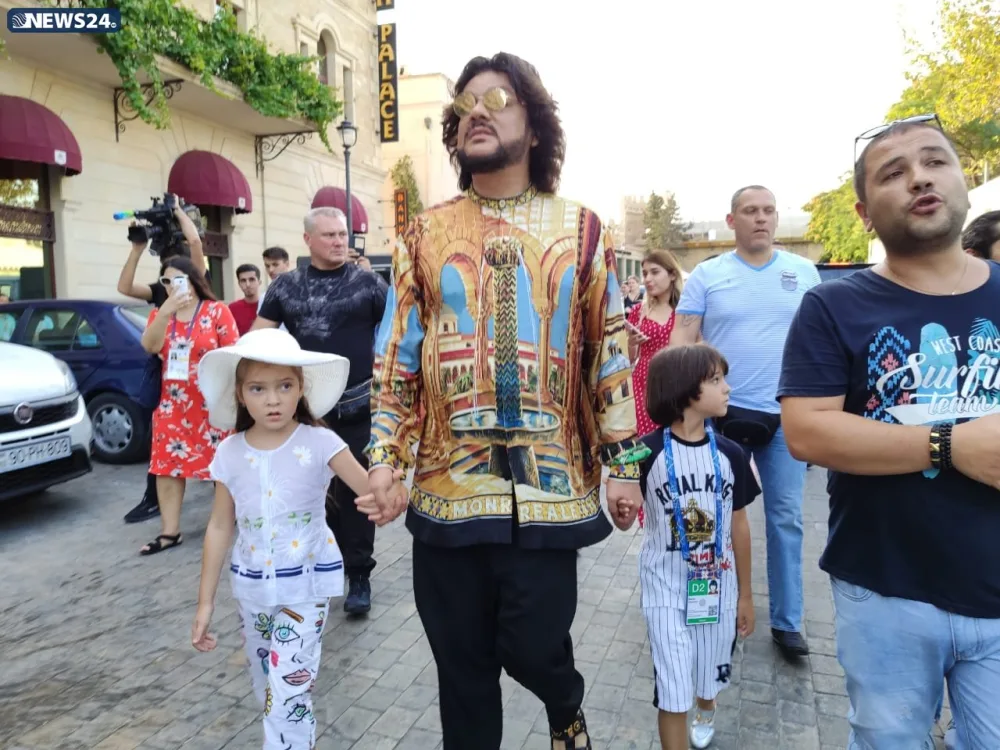 Filipp Kirkorov İÇƏRİŞƏHƏRDƏ - FOTOLAR - VİDEO