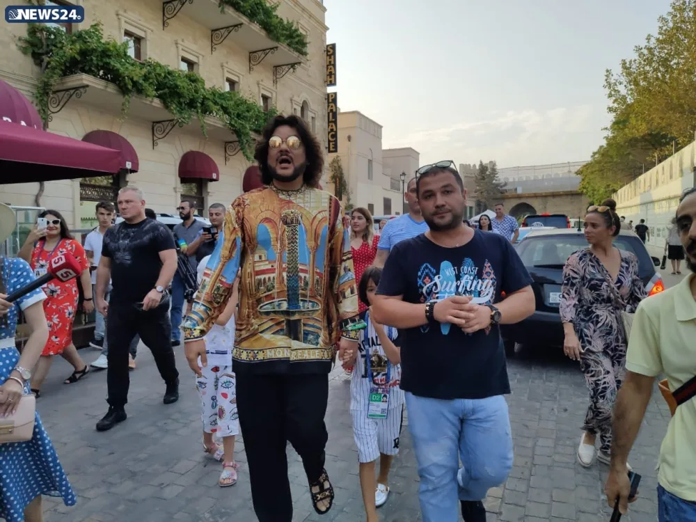Filipp Kirkorov İÇƏRİŞƏHƏRDƏ - FOTOLAR - VİDEO