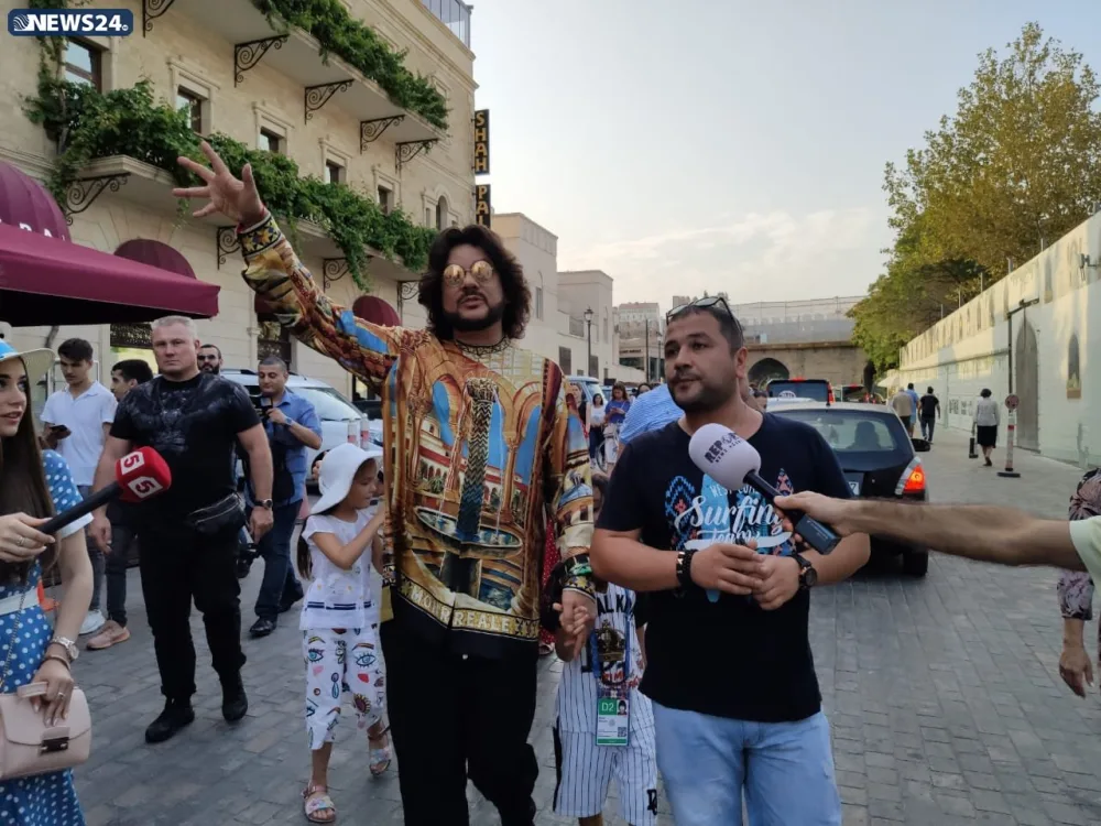 Filipp Kirkorov İÇƏRİŞƏHƏRDƏ - FOTOLAR - VİDEO
