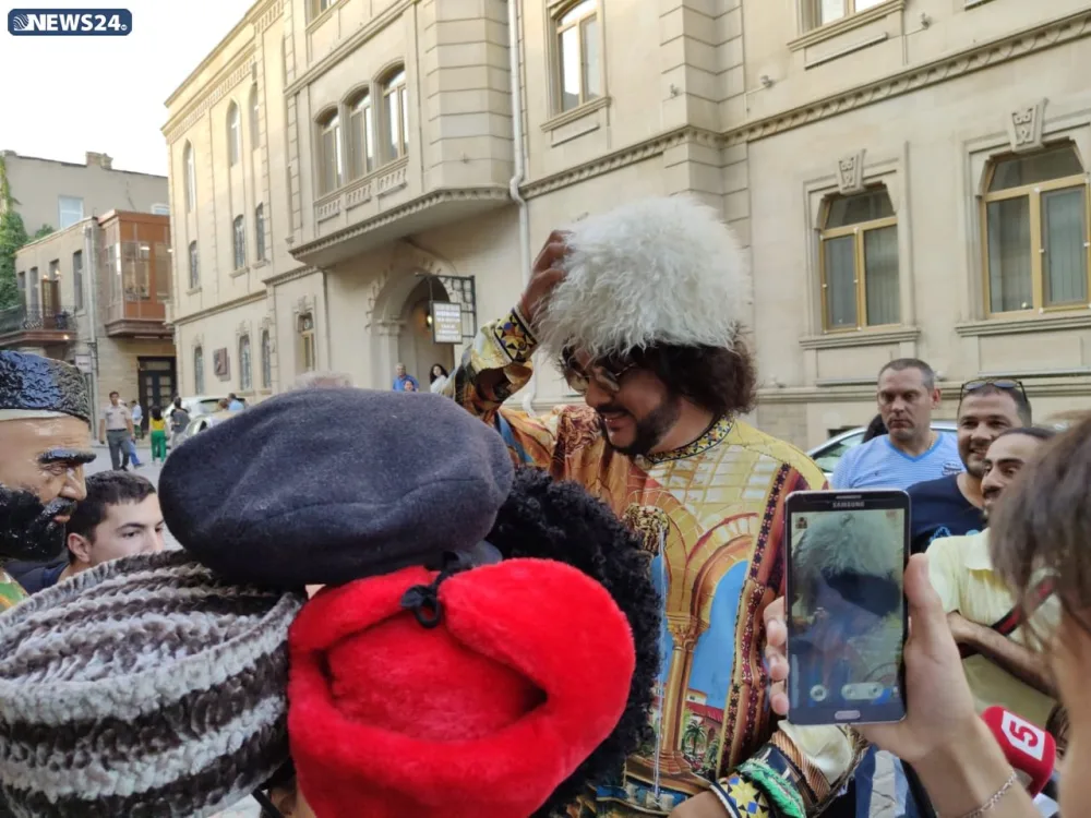 Filipp Kirkorov İÇƏRİŞƏHƏRDƏ - FOTOLAR - VİDEO