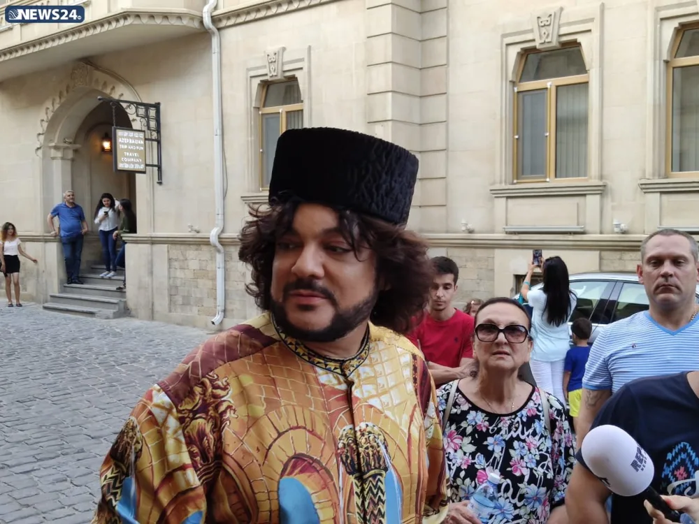 Filipp Kirkorov İÇƏRİŞƏHƏRDƏ - FOTOLAR - VİDEO