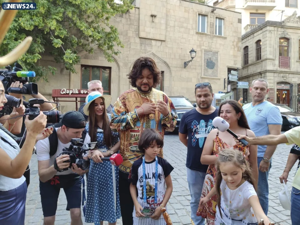 Filipp Kirkorov İÇƏRİŞƏHƏRDƏ - FOTOLAR - VİDEO
