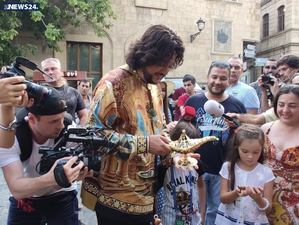 Filipp Kirkorov İÇƏRİŞƏHƏRDƏ - FOTOLAR - VİDEO