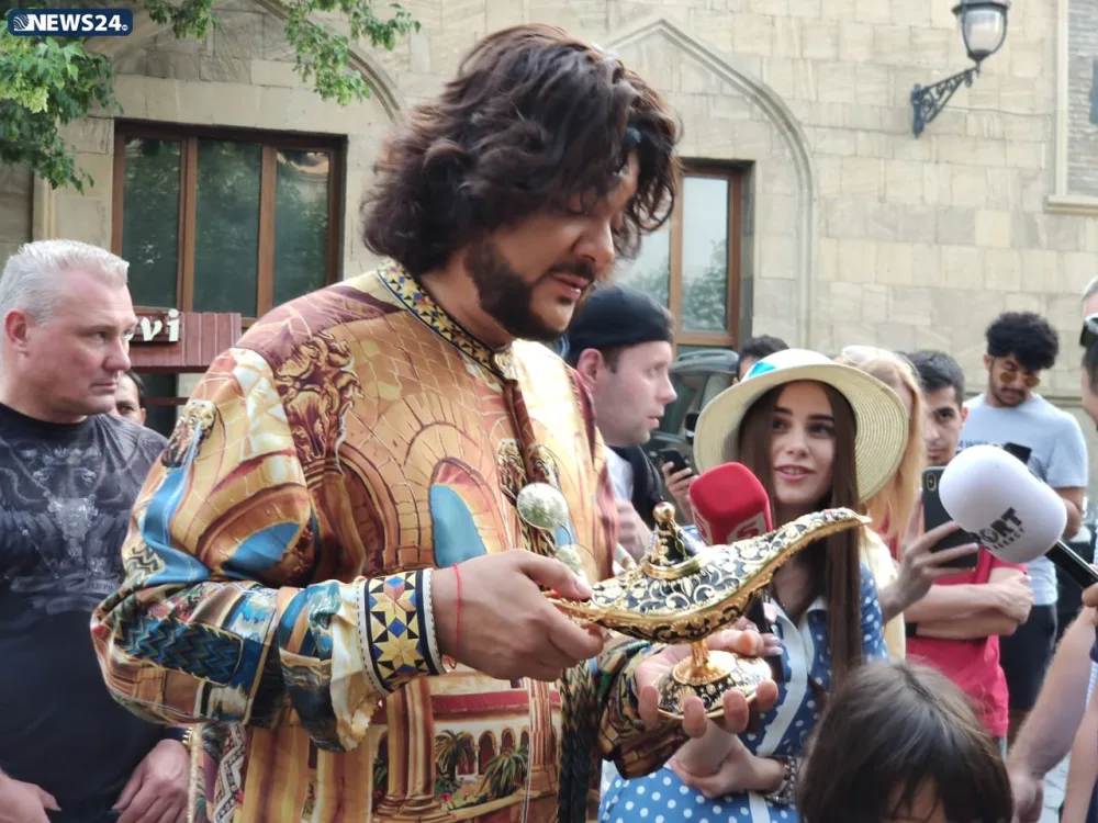 Filipp Kirkorov İÇƏRİŞƏHƏRDƏ - FOTOLAR - VİDEO