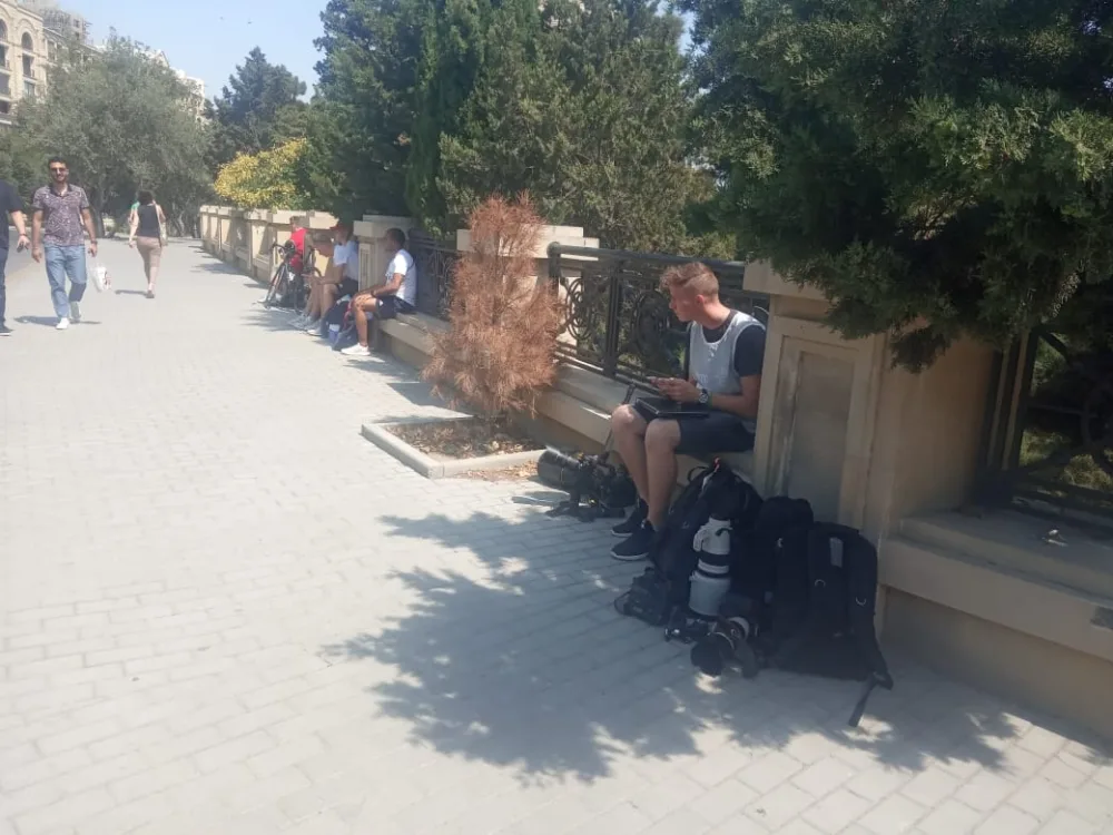 Səbail meydanında yollar bağlandı – - Taksi sürücüləri fürsətdən istifadə edir - FOTO - VİDEO