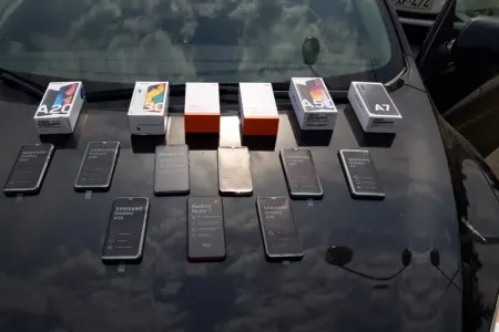 Avtomobilin gizli saxlanc yerində mobil telefonlar - AŞKARLANDI