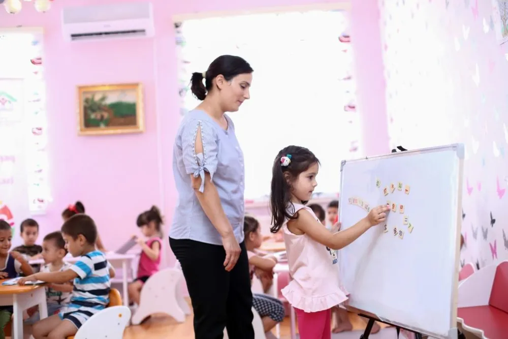 30 uşaq günərzi qayğı mərkəzinə - CƏLB OLUNDU