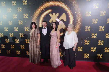 "Jara" nın qırmızı xalçasında baş verənlər - FOTO