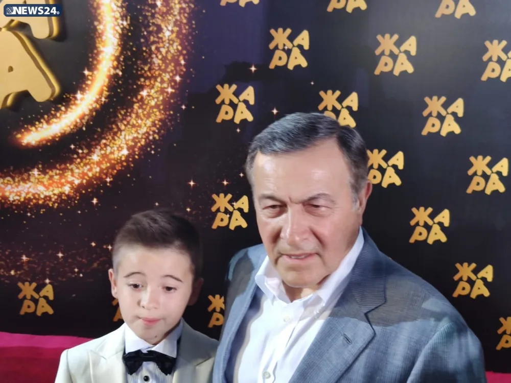 "Jara" nın qırmızı xalçasında baş verənlər - FOTO