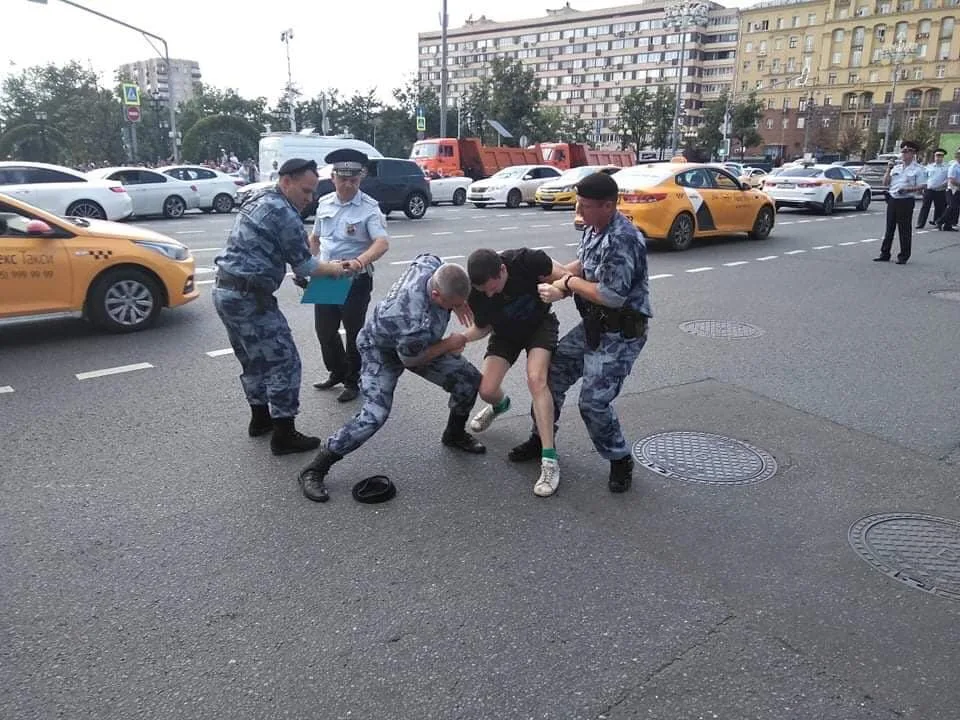 Moskvada 300-dən çox etirazçı saxlanıldı - Fotolar