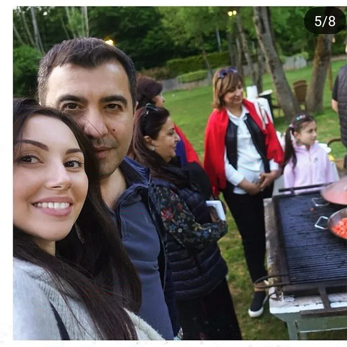 3 uşaq anası Safuranın ailəsi ilə - Fotoları