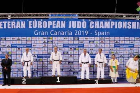 Veteran cüdoçularımız Avropa çempionatında - 7 medal qazandılar