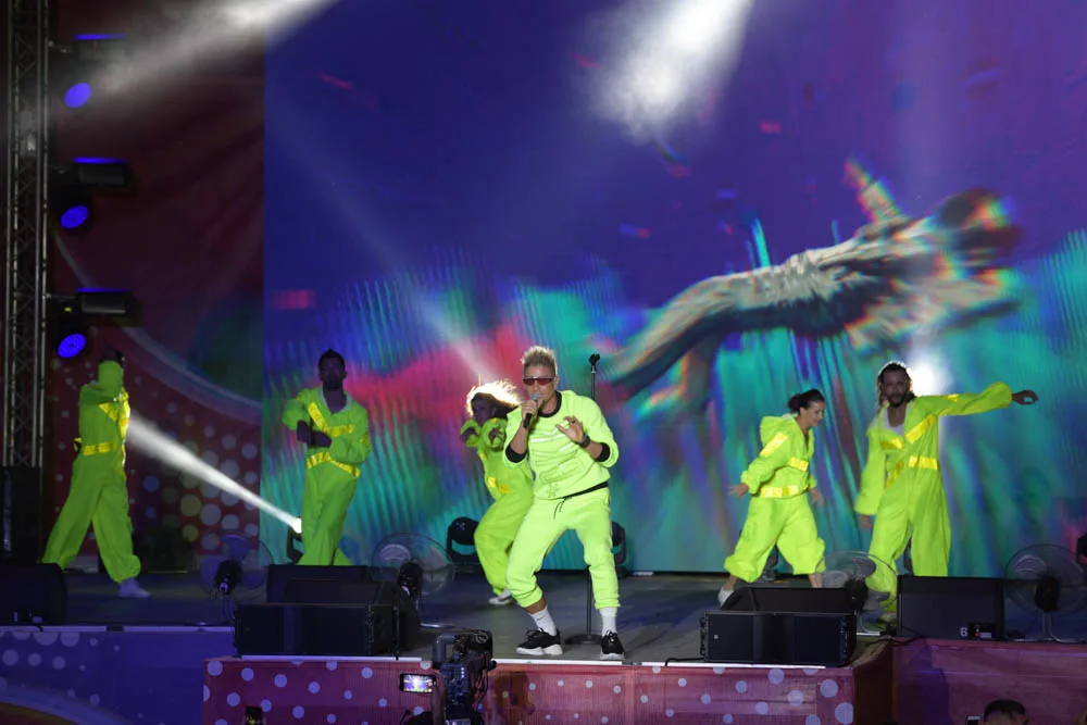 Heydər Əliyev Mərkəzinin parkında “MUZ-TV diskoteka” - FOTOLAR