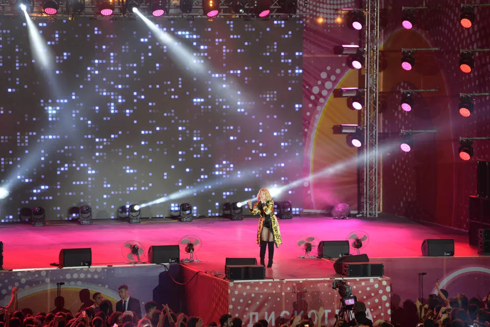 Heydər Əliyev Mərkəzinin parkında “MUZ-TV diskoteka” - FOTOLAR