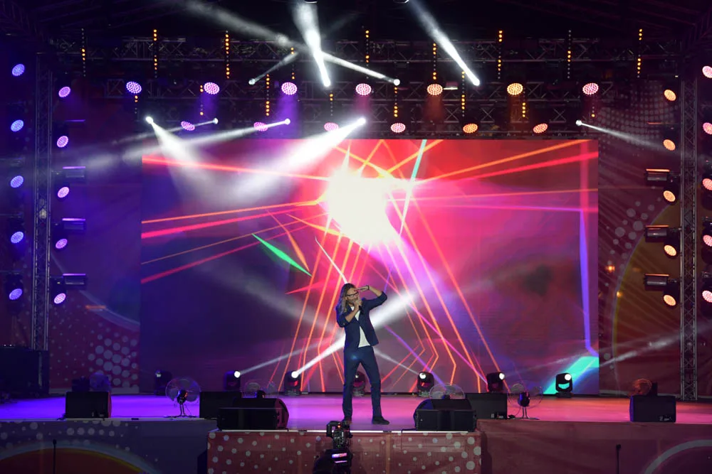 Heydər Əliyev Mərkəzinin parkında “MUZ-TV diskoteka” - FOTOLAR