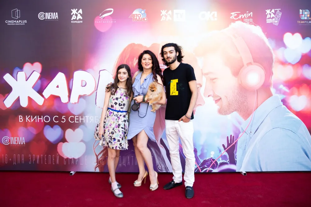 Ən ulduzlu komediya filminin nümayişi keçirildi - FOTOLAR