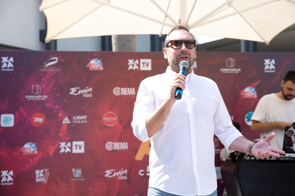 Ən ulduzlu komediya filminin nümayişi keçirildi - FOTOLAR