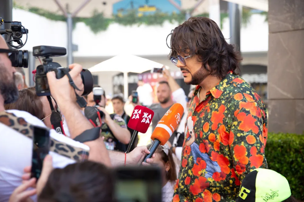 Ən ulduzlu komediya filminin nümayişi keçirildi - FOTOLAR