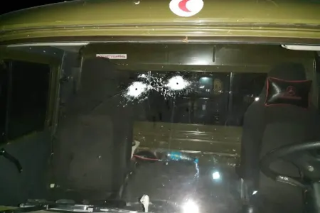 Düşmən snayperləri üzərində “Hərbi tibbi yardım” sözləri yazılan UAZ-ı - ATƏŞƏ TUTDU - DSX