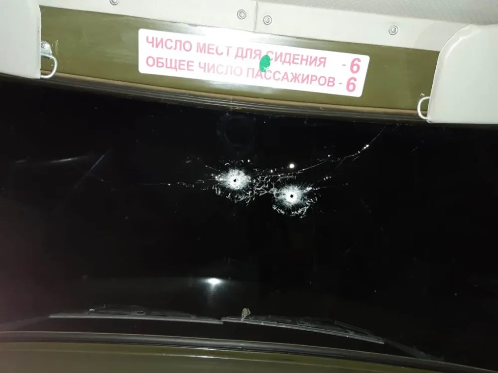 Düşmən snayperləri üzərində “Hərbi tibbi yardım” sözləri yazılan UAZ-ı - ATƏŞƏ TUTDU - DSX