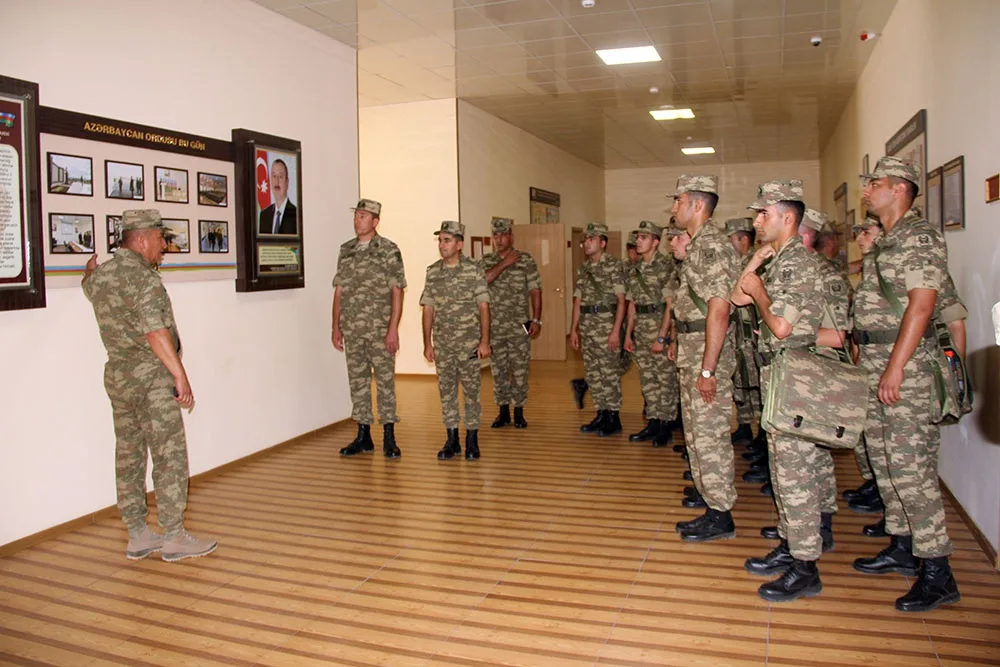 Gənc zabitlər Azərbaycan Ordusunda xidmətə başladı - FOTOLAR