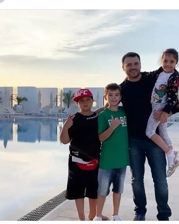 Eminin övladları ilə ən son - FOTOLARI
