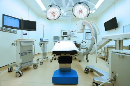 Klinikadan oğurluq edən dəstə tutuldu - santexnika ləvazimatları, soyuducu, radiator, mikroskop...