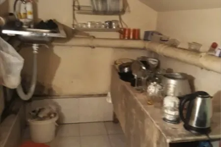 Qab-qaşığı kanalizasiya borusunun üstündə olan - KAFE BAĞLANDI
