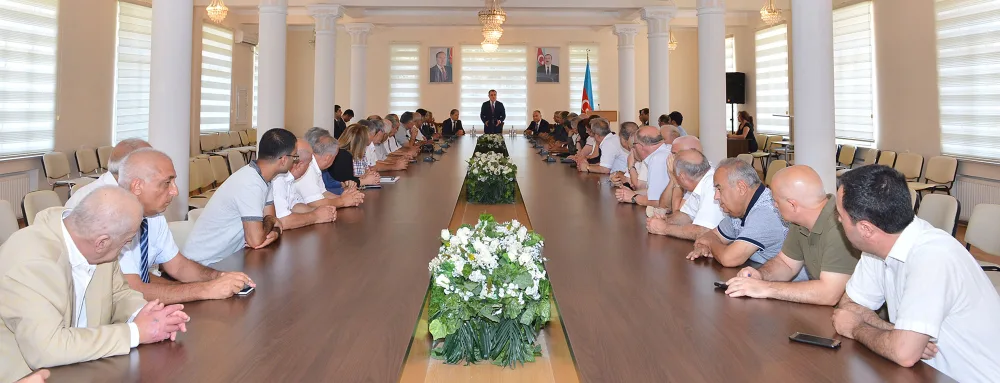 Nazir Vilayət Vəliyevi ATU-nun kollektivinə təqdim etdi - FOTO
