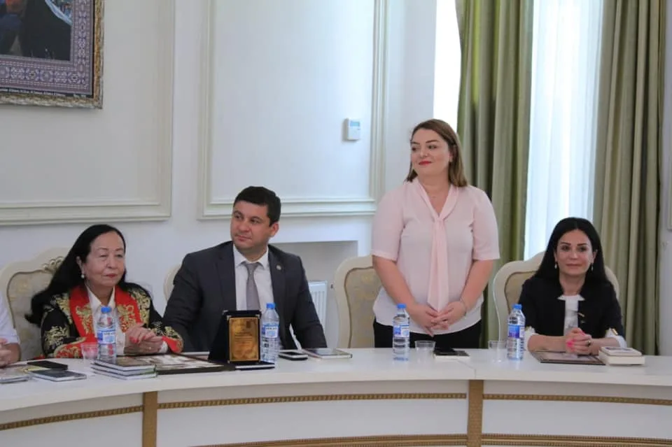 Tatarıstanın millət vəkili Bakıda - “Payız yağmurları”nı təqdim etdi - FOTO