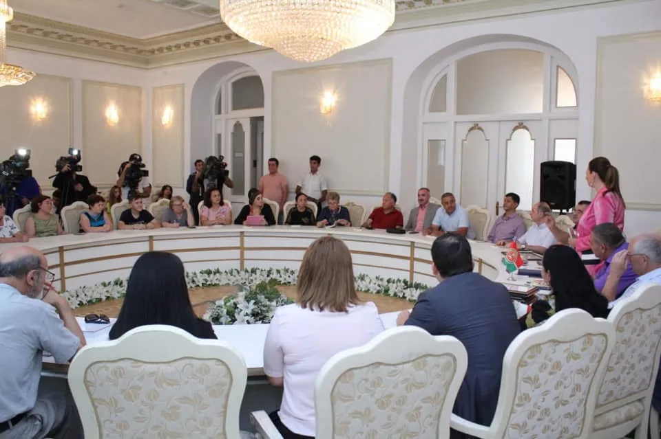 Tatarıstanın millət vəkili Bakıda - “Payız yağmurları”nı təqdim etdi - FOTO