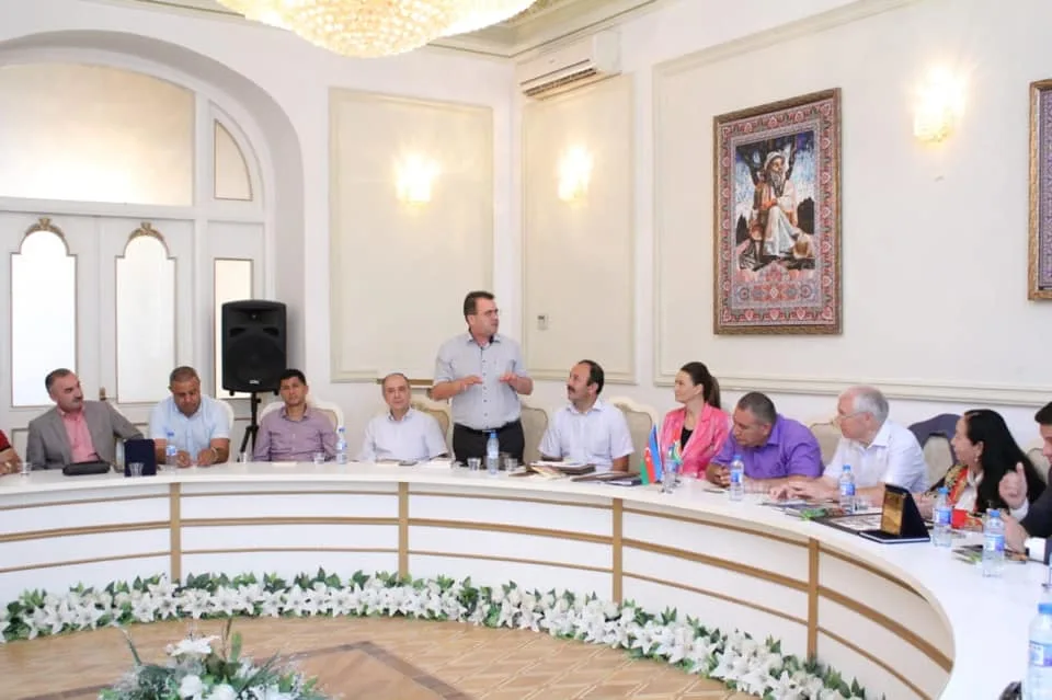 Tatarıstanın millət vəkili Bakıda - “Payız yağmurları”nı təqdim etdi - FOTO