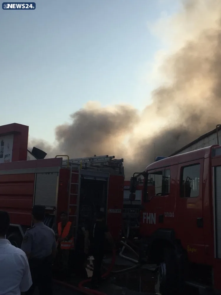 “Sədərək” ticarət mərkəzi yanır - Anbaan görüntülər