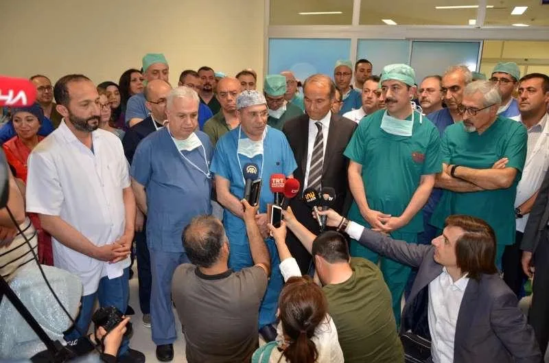 Azərbaycanlı cərrahın əməliyyatı - REKORDLAR KİTABINA DÜŞDÜ