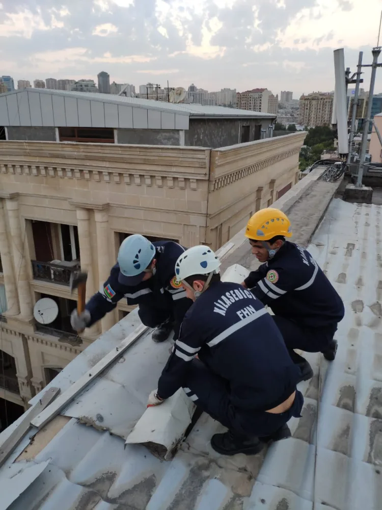 FHN Bakıda küləyin törətdiyi fəsadlarla bağlı MƏLUMAT YAYDI - VİDEO