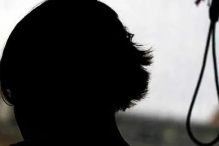 Daha bir 17 yaşlı qız özünü öldürdü - AZƏRBAYCANDA DƏHŞƏT