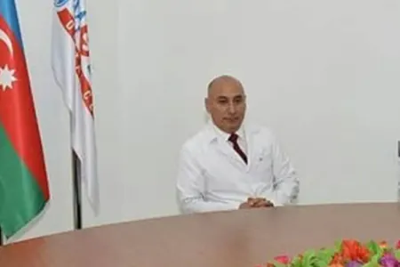 Həmkarı tərəfindən bıçaqlanan baş həkimlə bağlı - Rəsmi açıqlama