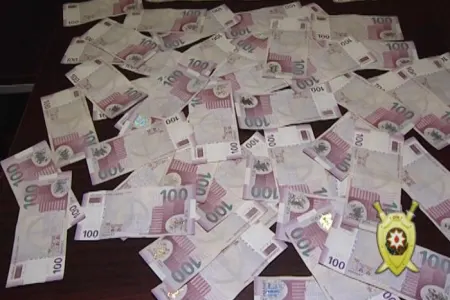 Bakıda saxta manat yayanlar peyda olunub - Bir neçə nəfəri aldadıblar