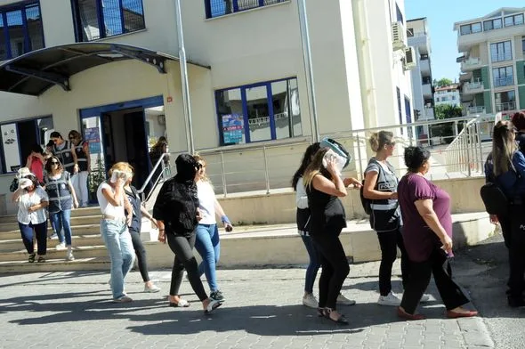 Türkiyədə 14 azərbaycanlı fahişə həbs olundu - Yaşlı zəngin kişiləri yoldan çıxararaq...