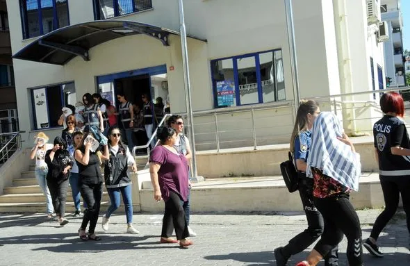Türkiyədə 14 azərbaycanlı fahişə həbs olundu - Yaşlı zəngin kişiləri yoldan çıxararaq...
