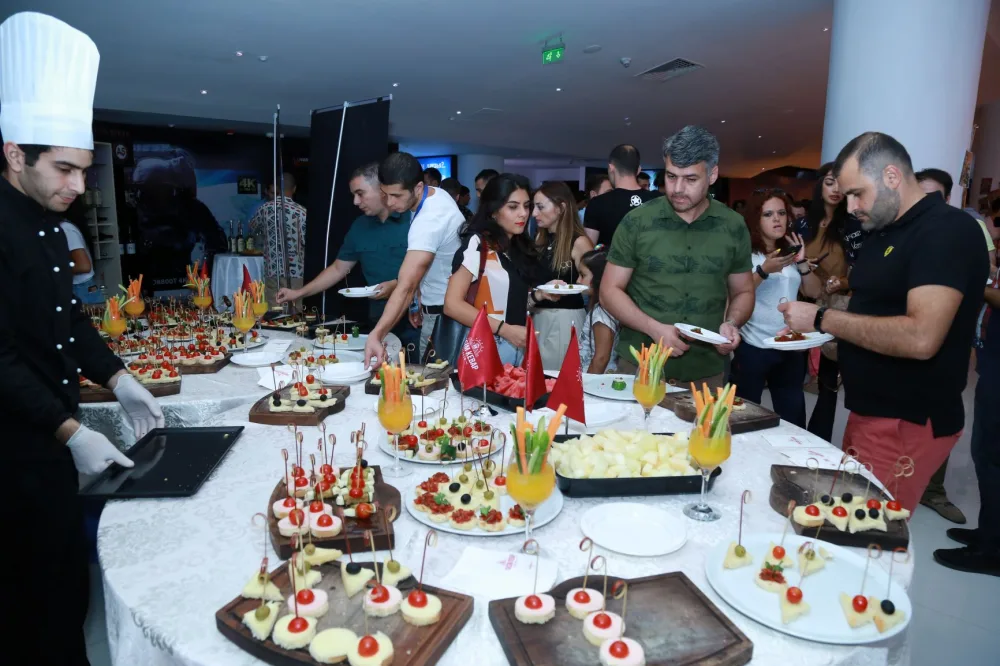 Tarantinonun doqquzuncu filmi - BAKIDA DA YAYIMLANDI - FOTO - VİDEO