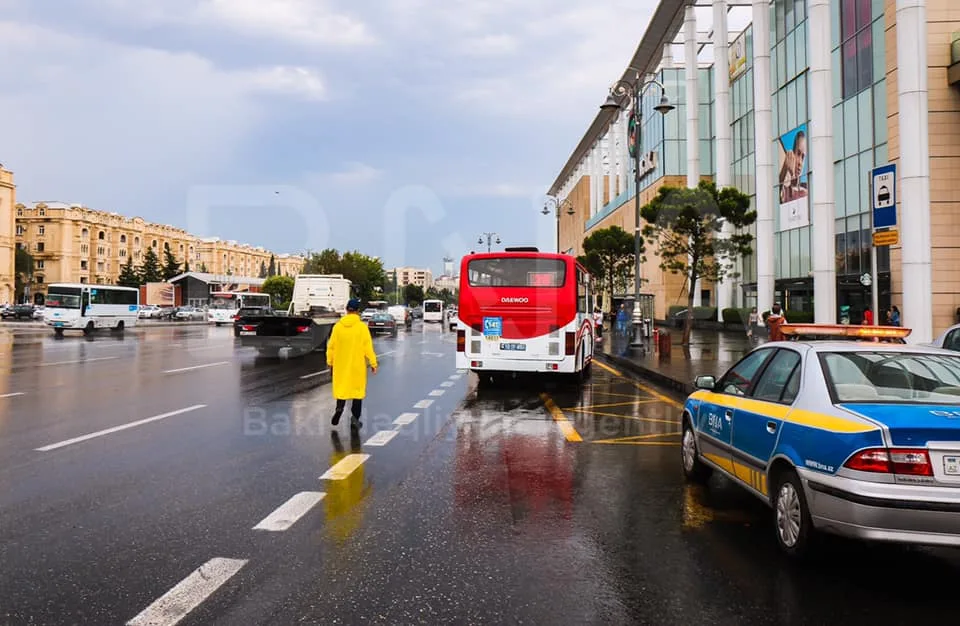 Metro stansiyalarının ətrafına - NƏZARƏT GÜCLƏNDİRİLDİ - FOTO