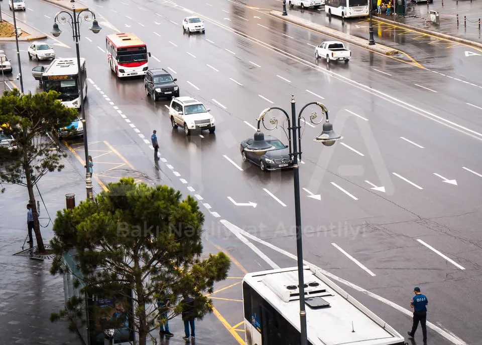 Metro stansiyalarının ətrafına - NƏZARƏT GÜCLƏNDİRİLDİ - FOTO