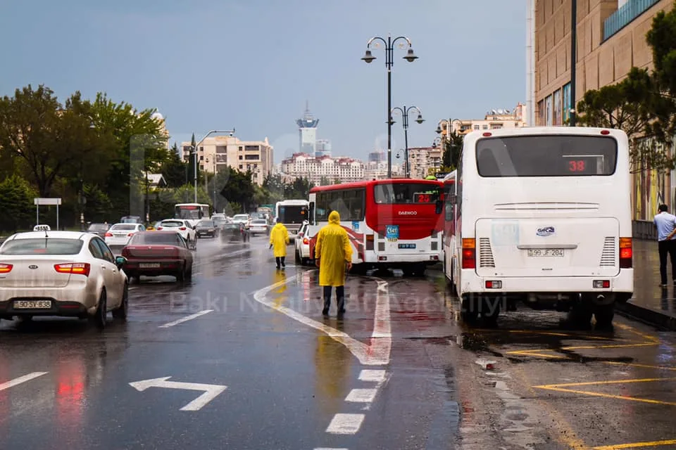 Metro stansiyalarının ətrafına - NƏZARƏT GÜCLƏNDİRİLDİ - FOTO