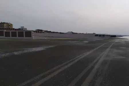 Pirşağı çimərliyində villa hasarları söküldü - FOTOLAR