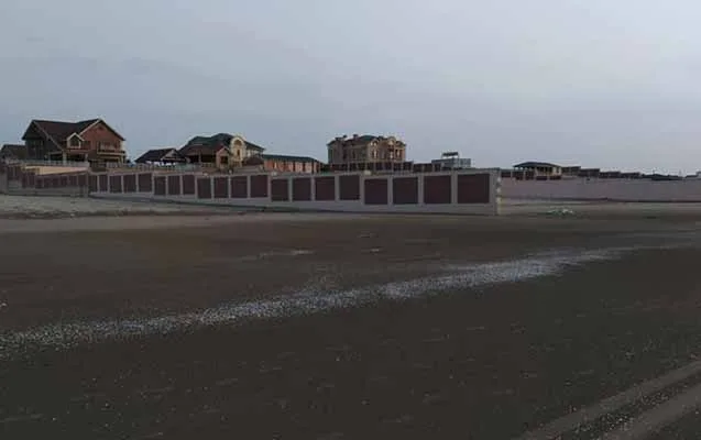 Pirşağı çimərliyində villa hasarları söküldü - FOTOLAR