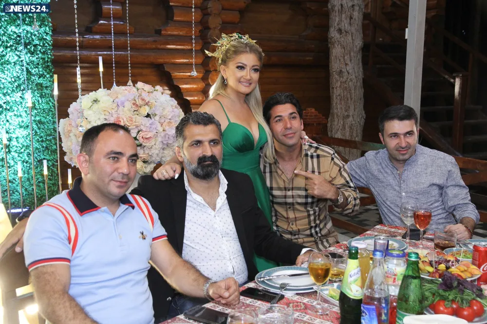 Zümrüd bir vur-çatlasın etdi ki... - AD GÜNÜNDƏ YAŞANANLAR - FOTO - VİDEO