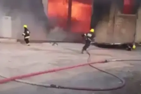 Darvaza FHN-in yanğınsöndürəninin üzərinə aşdı